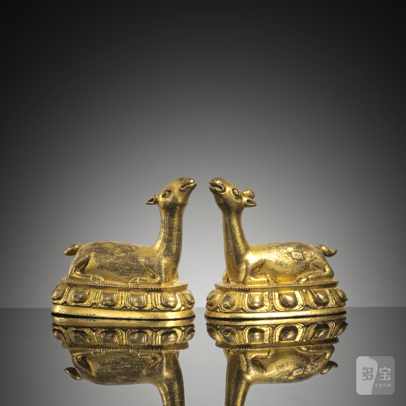 A PAIR OF GILT-BRONZE DEER